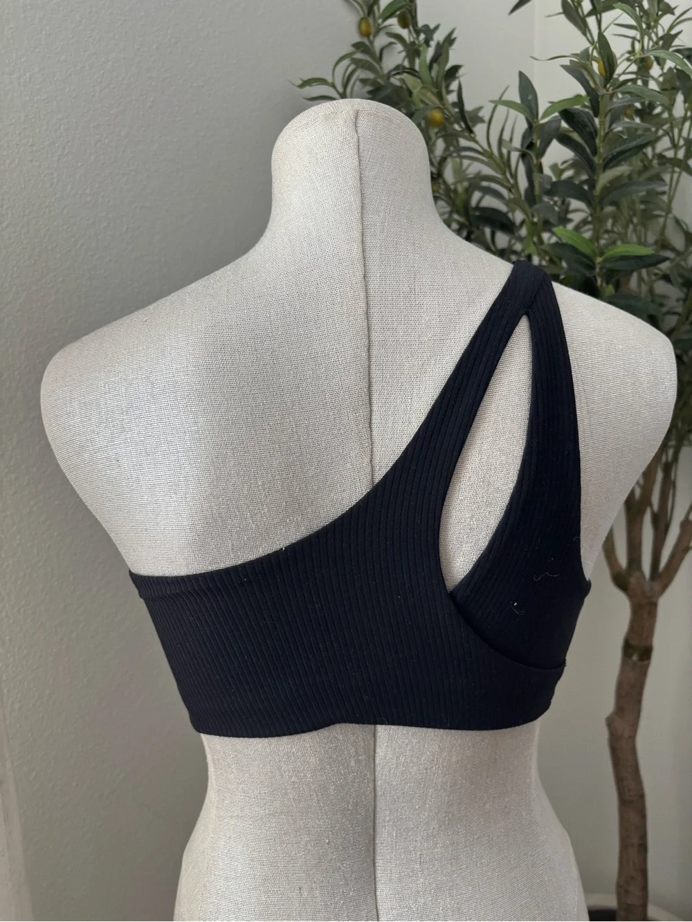 Lululemon Ribbed Nulu Asymmetrical Yoga Bra sz 8
